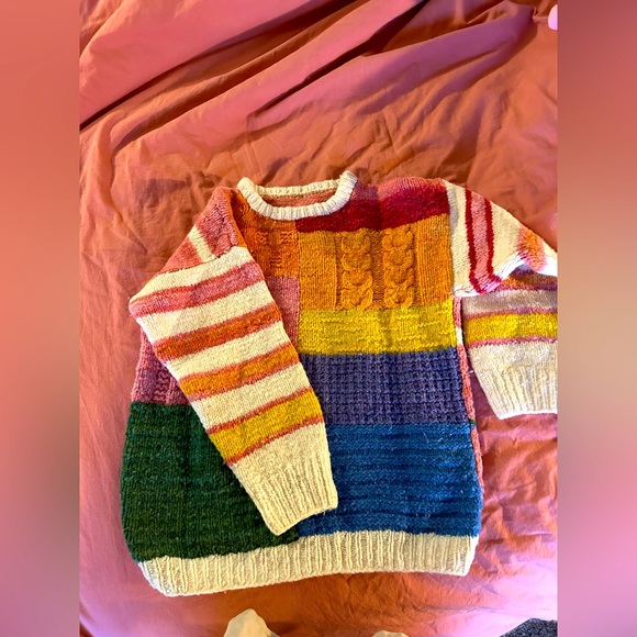 Hand knit colourblock sweater - Picture 2 of 4
